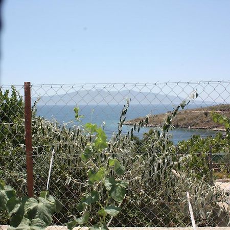 Condo Rooms Sarandë Buitenkant foto