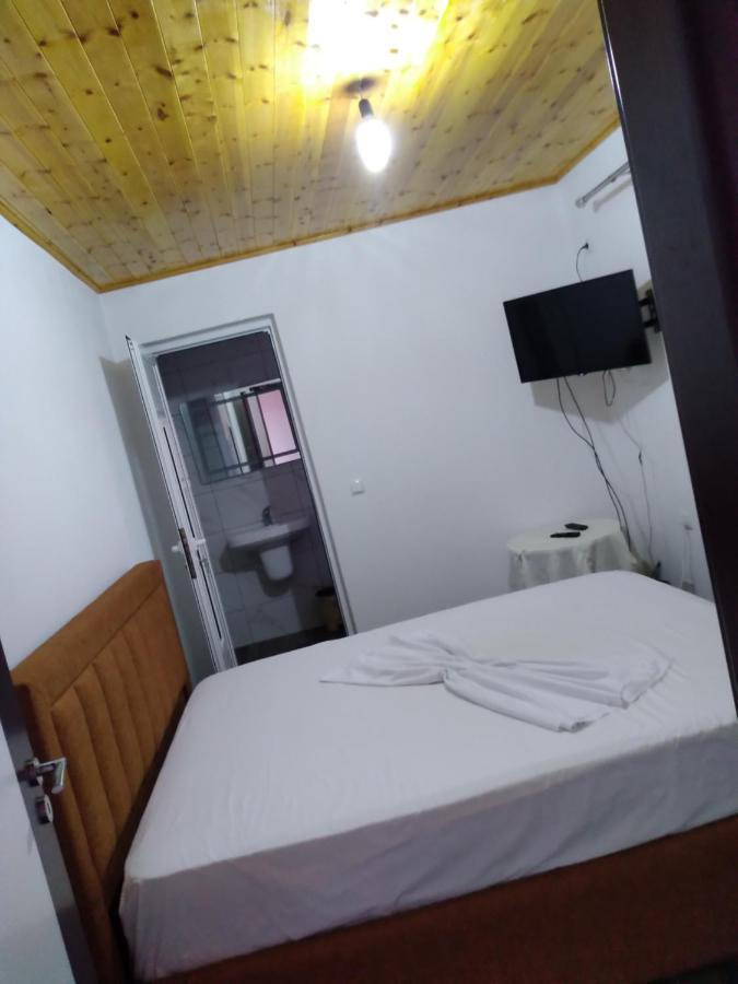 Condo Rooms Sarandë Buitenkant foto