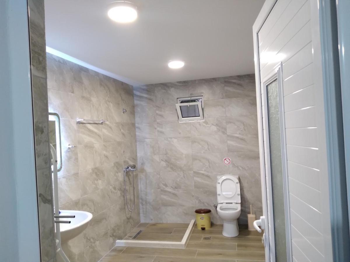 Condo Rooms Sarandë Buitenkant foto