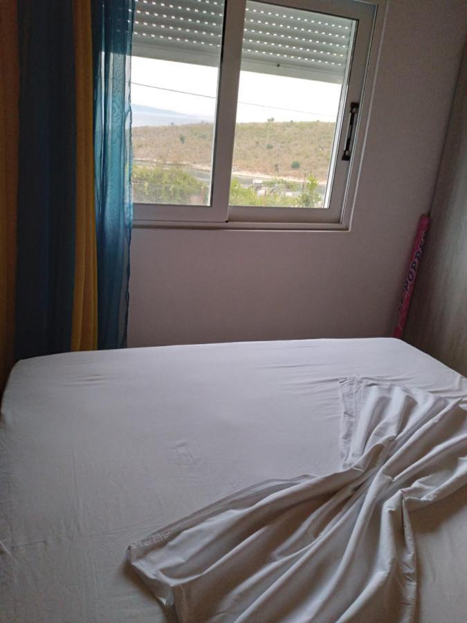 Condo Rooms Sarandë Buitenkant foto