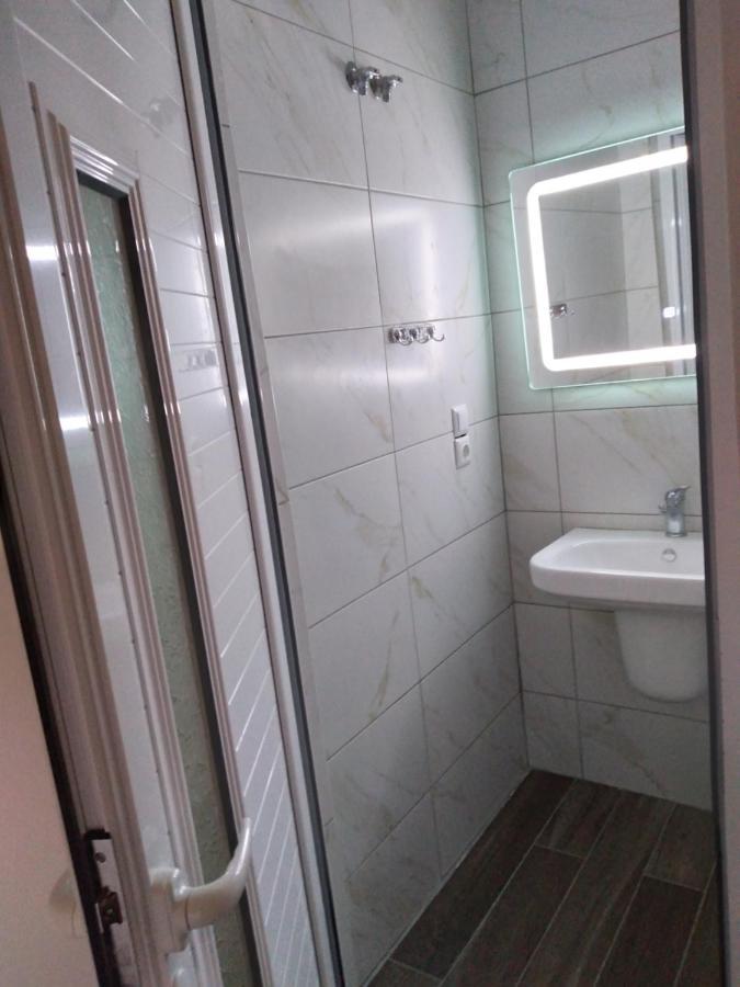 Condo Rooms Sarandë Buitenkant foto