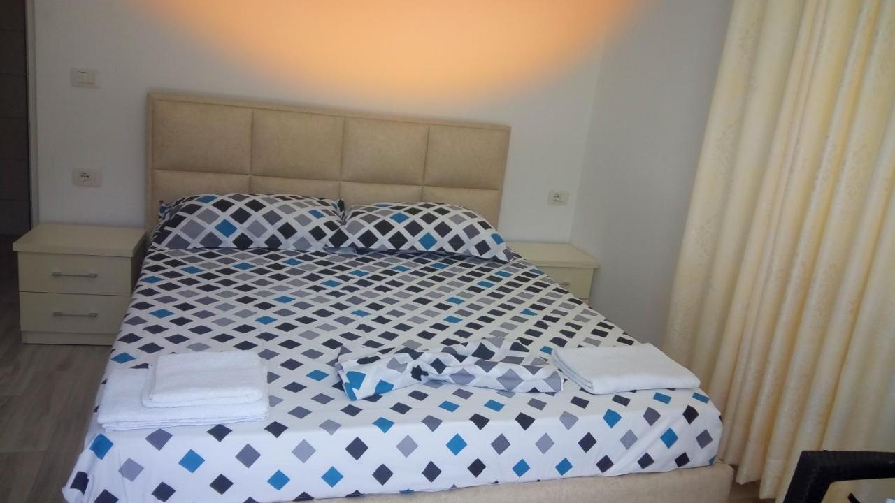 Condo Rooms Sarandë Buitenkant foto