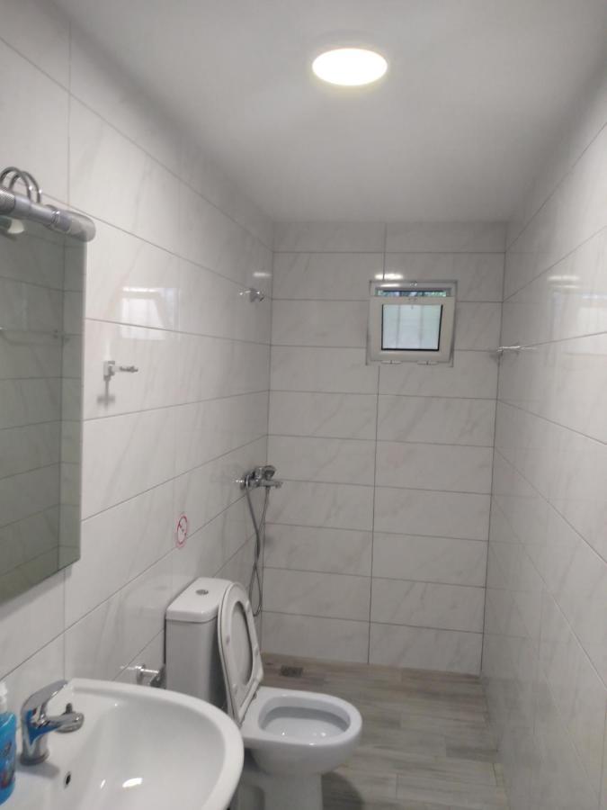 Condo Rooms Sarandë Buitenkant foto